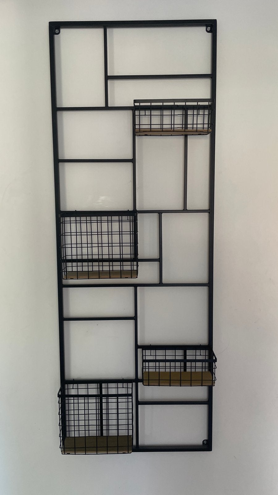 Zwart metalen wandrek met mandjes - 150x55 cm, Ophalen, Zo goed als nieuw