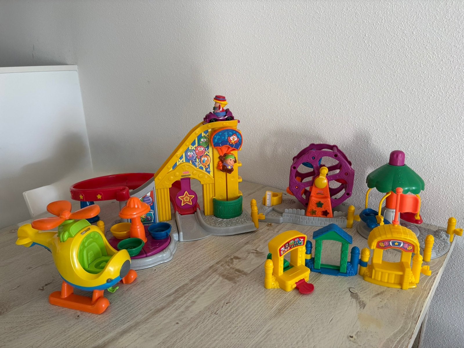 Fisher Prive Little People pretpark en helikopter, Ophalen, Gebruikt