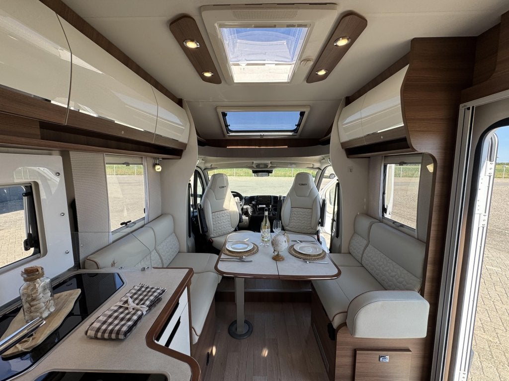 Foto 14 van Rapido Ultimate Line 696 F Automaat Heavy Chassis Keyless go