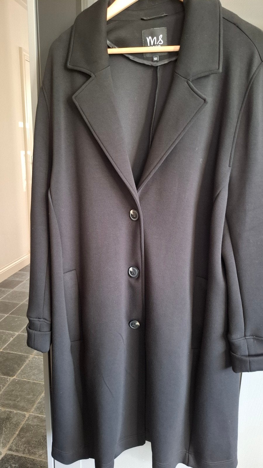 Zwart manteljas / blazer van jogstof - M&S Mode - Maat 50, Kostuum of Pak, Zwart, Maat 46/48 (XL) of groter, Ophalen of Verzenden