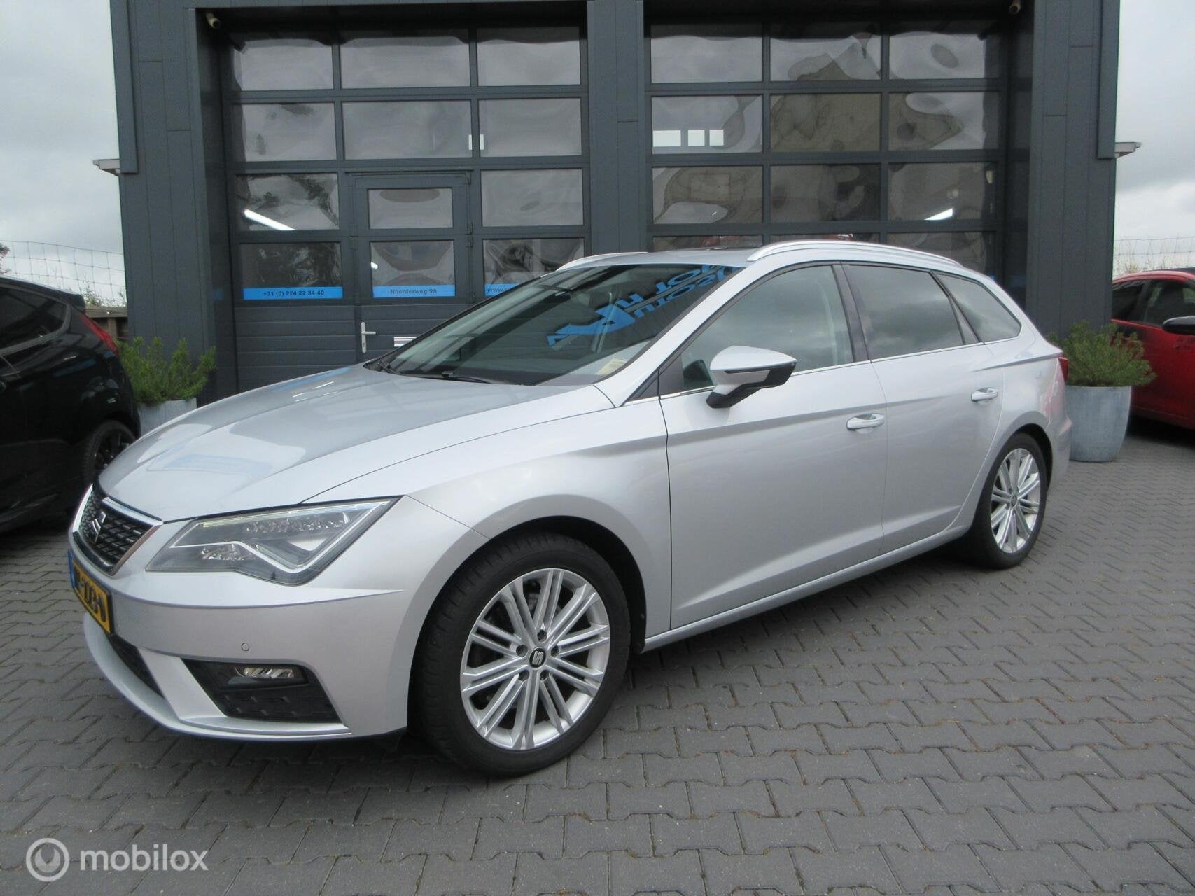 Seat Leon ST 1.8 TSI Xcellence 180pk! 86dkm! Org Ned Automaa, Auto's, 1272 kg, Gebruikt, 4 cilinders, Origineel Nederlands