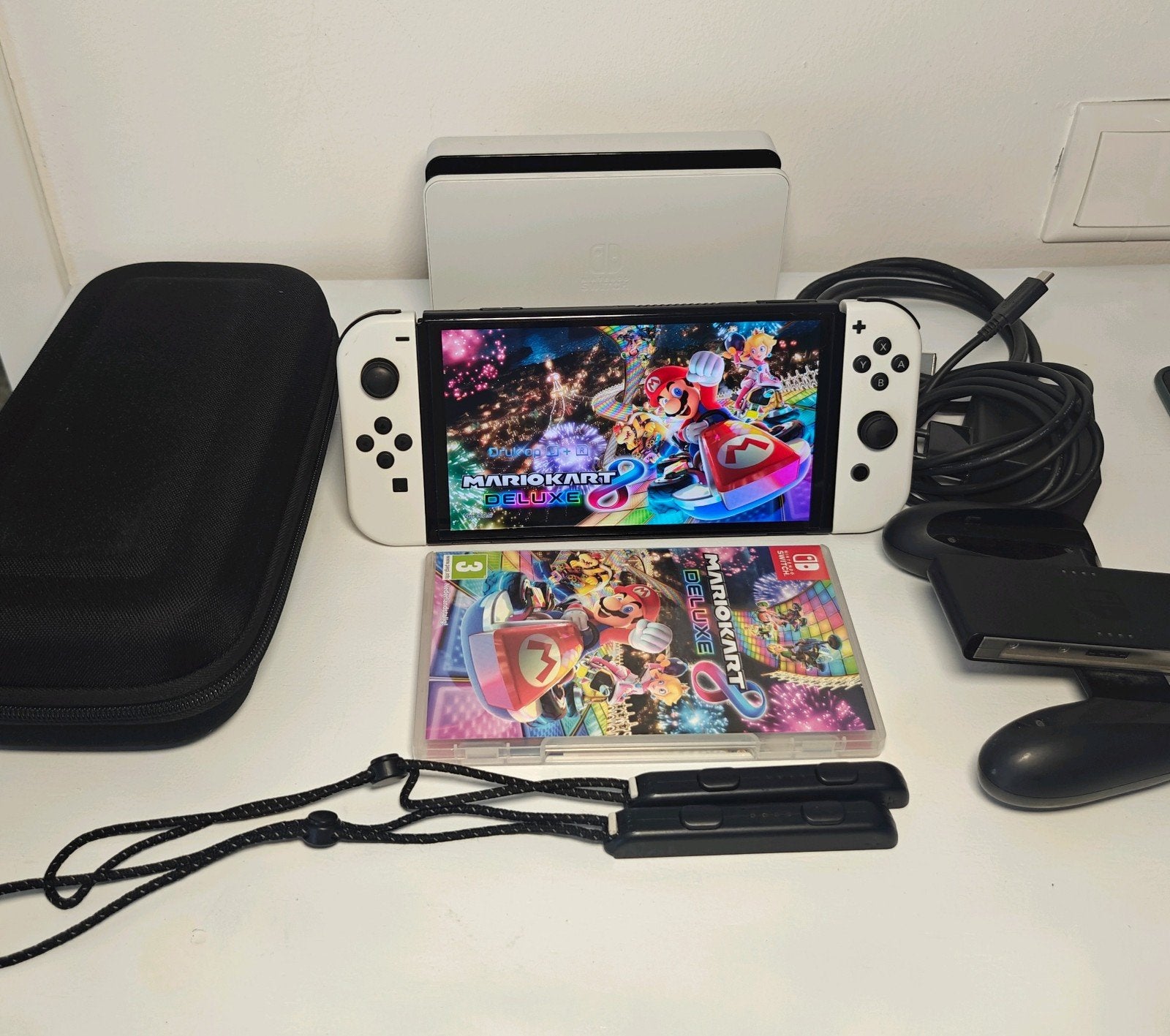 Nintendo Switch OLED met Mario Kart 8 Deluxe en accessoires, Ophalen of Verzenden, Gebruikt