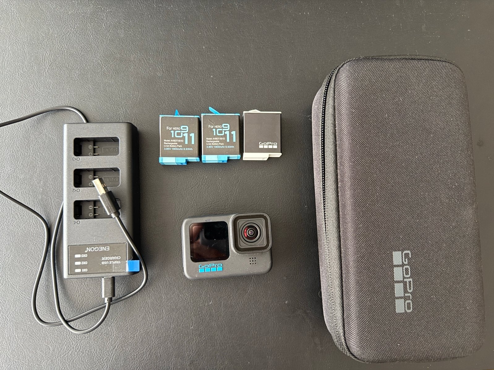 GoPro Hero 10 Black met accessoires en 3 batterijen, Audio, Tv en Foto, Actiecamera's, Ophalen of Verzenden, Zo goed als nieuw