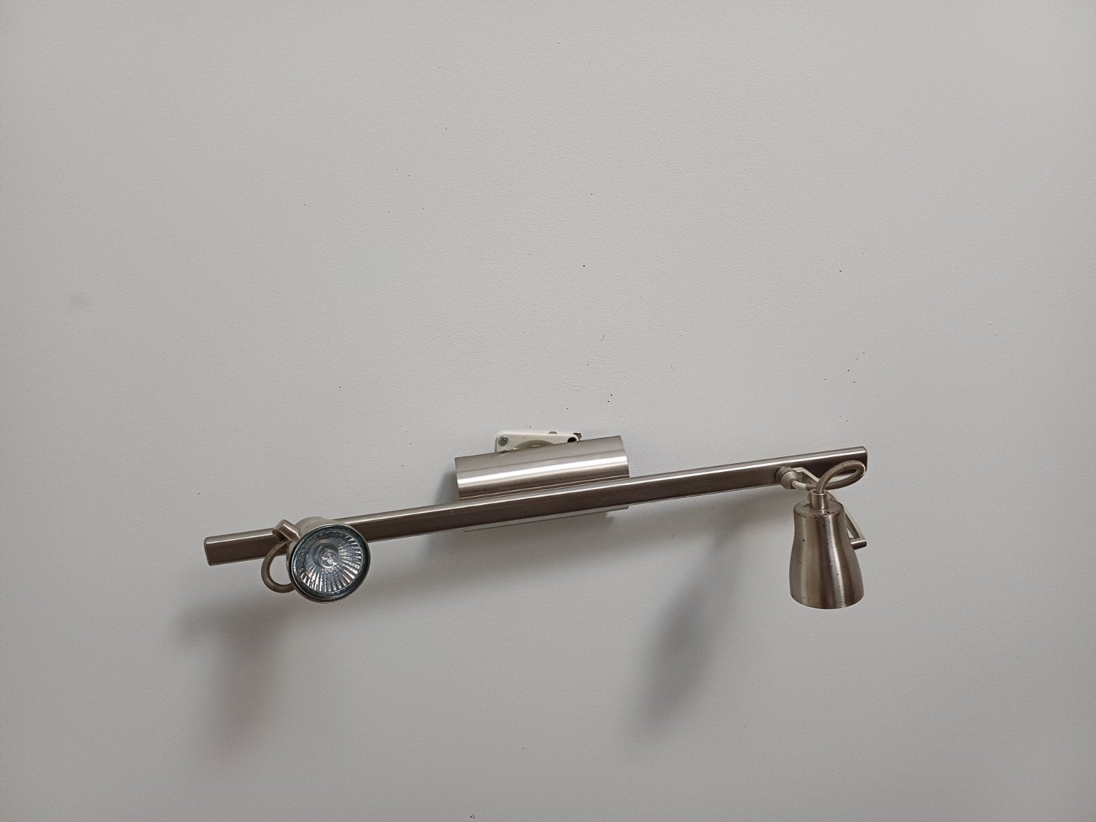 Moderne plafondspot met twee richtbare lampen, Ophalen, Gebruikt, GU10, Metaal