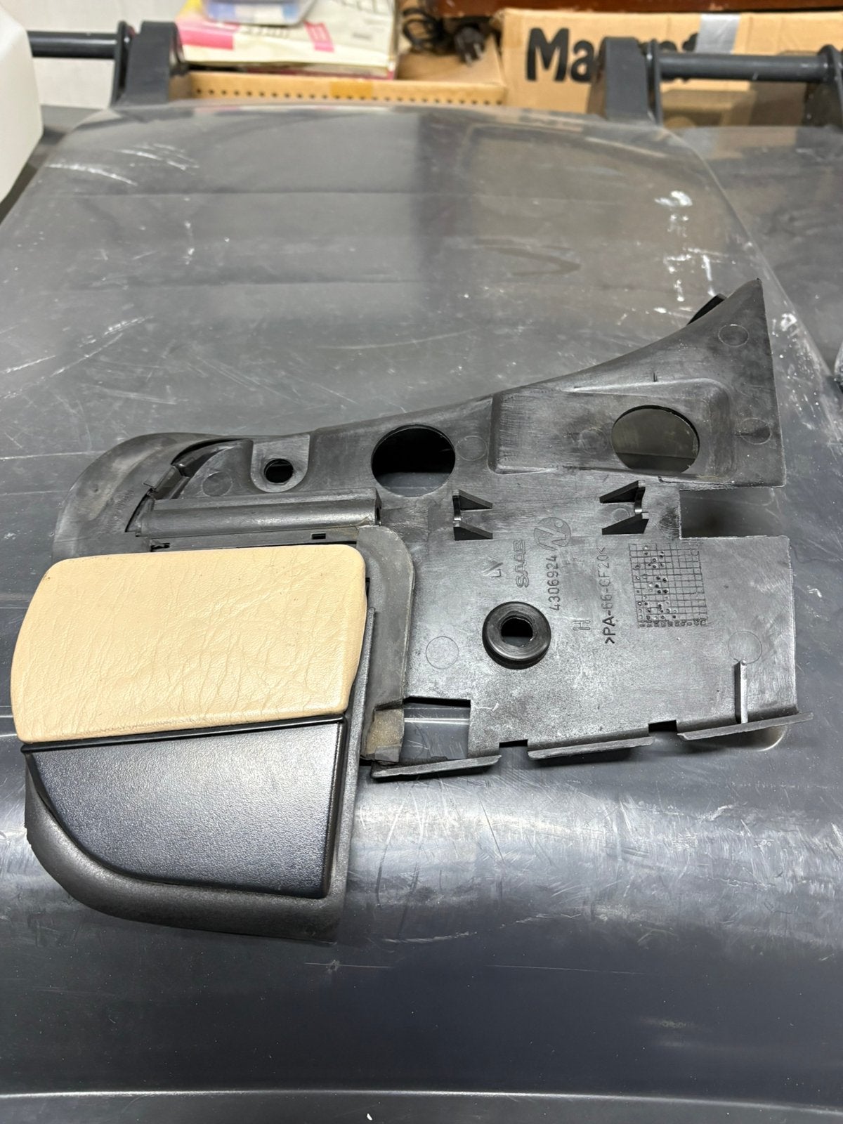 Saab 9-3 OG cabrio tonneau flap links beige/zwart, Gebruikt, Achterklep, Links, Ophalen of Verzenden