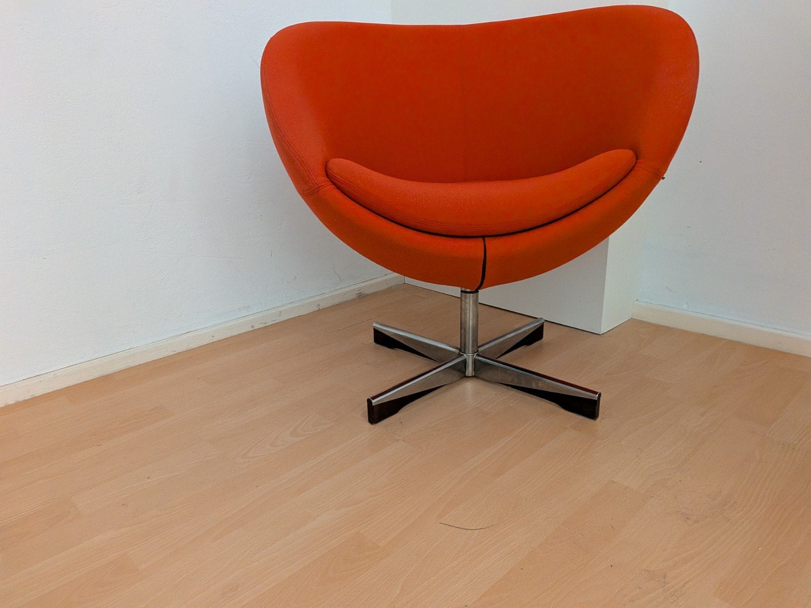 Fora Form Oranje Draaistoel - Comfortabel en Stijlvol, Ophalen, Gebruikt, Overige kleuren, Modern, Design, Draaistoel