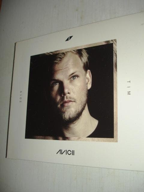 Avicii- Tim- Tim Bergling- 2019- Universal- (NIEUW), Cd's en Dvd's, Verzenden, Nieuw in verpakking, Overige genres, Boxset