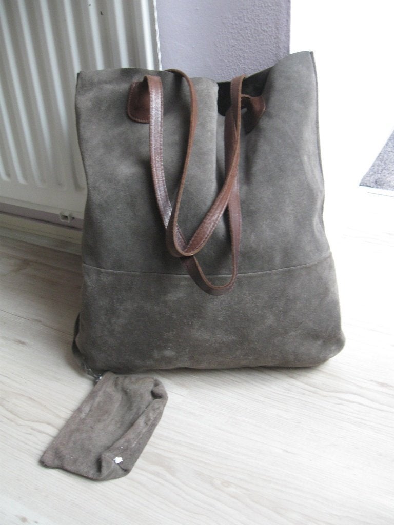 FRED DE LA BRETONIERE suede leren bruingrijze shopper, Sieraden, Tassen en Uiterlijk, Ophalen of Verzenden, Gebruikt, Grijs, Shopper