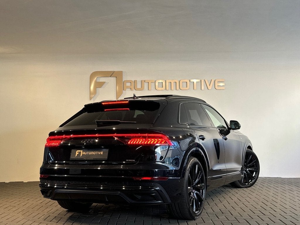 Audi Q8 55 TFSI e quattro S Line Pano|RS Seat|HuD|Memory|BTW, Auto's, Audi, Automaat, Parkeerassistent, 14 kWh, Gebruikt