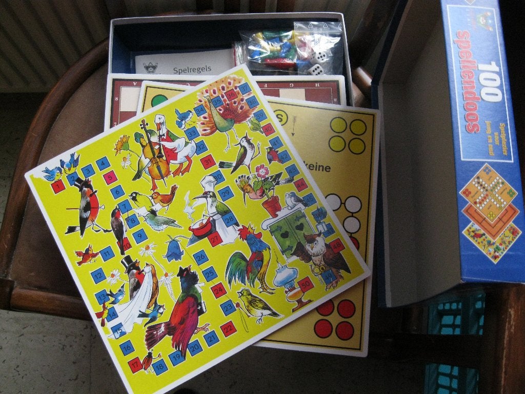 1 nieuwe 100 spellendoos van Clown games, Ophalen of Verzenden, Nieuw, Clown Games