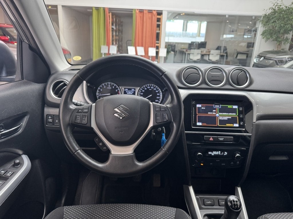 Suzuki Vitara 1.6 High Executive [ TREKHAAK I ALL-SEASON I 1, Keurmerk '100% Onderhouden', 12 maanden, Stof, Gebruikt