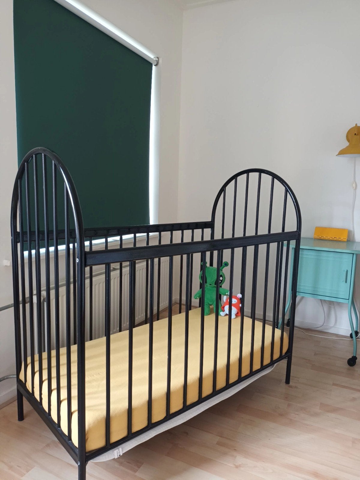 zwart ijzeren baby-peuter bedje, Ophalen, Gebruikt, Ledikant