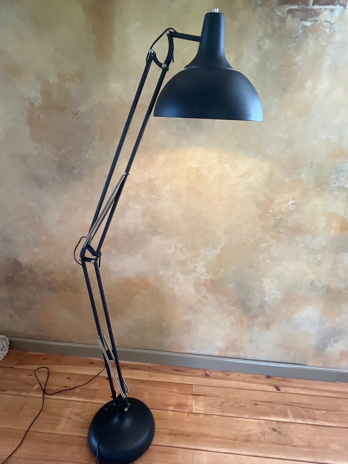 Zwarte vloerlamp van Ikea met verstelbare arm, Ophalen, Gebruikt, 200 cm of meer, E27 (groot)