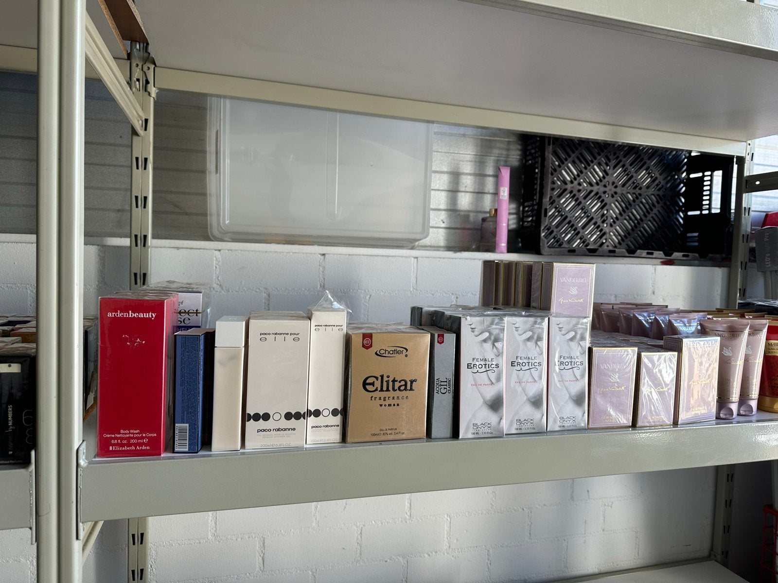 Diverse parfums - Nieuw en gebruikt 300 stuks, Verkophoekgoes@outlook.com, Nieuw, Ophalen of Verzenden, Verkophoekgoes