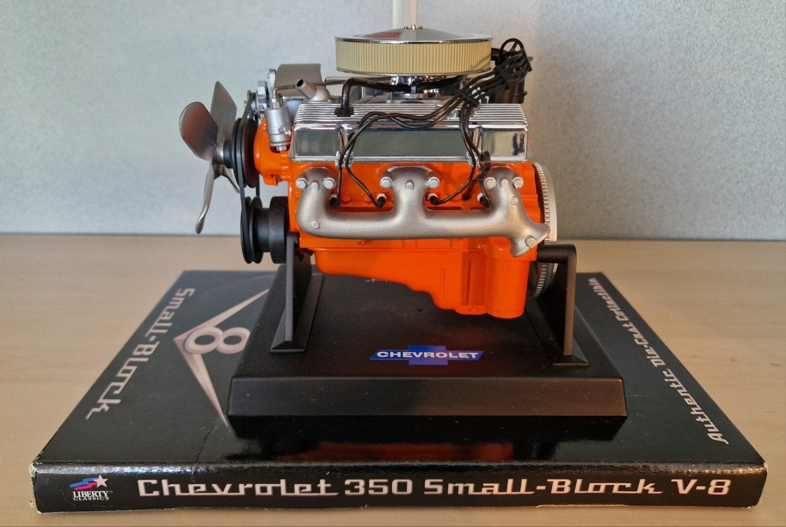 Chevrolet 350 Small-Block V-8 Motor Model - Limited Edition, Ophalen of Verzenden
