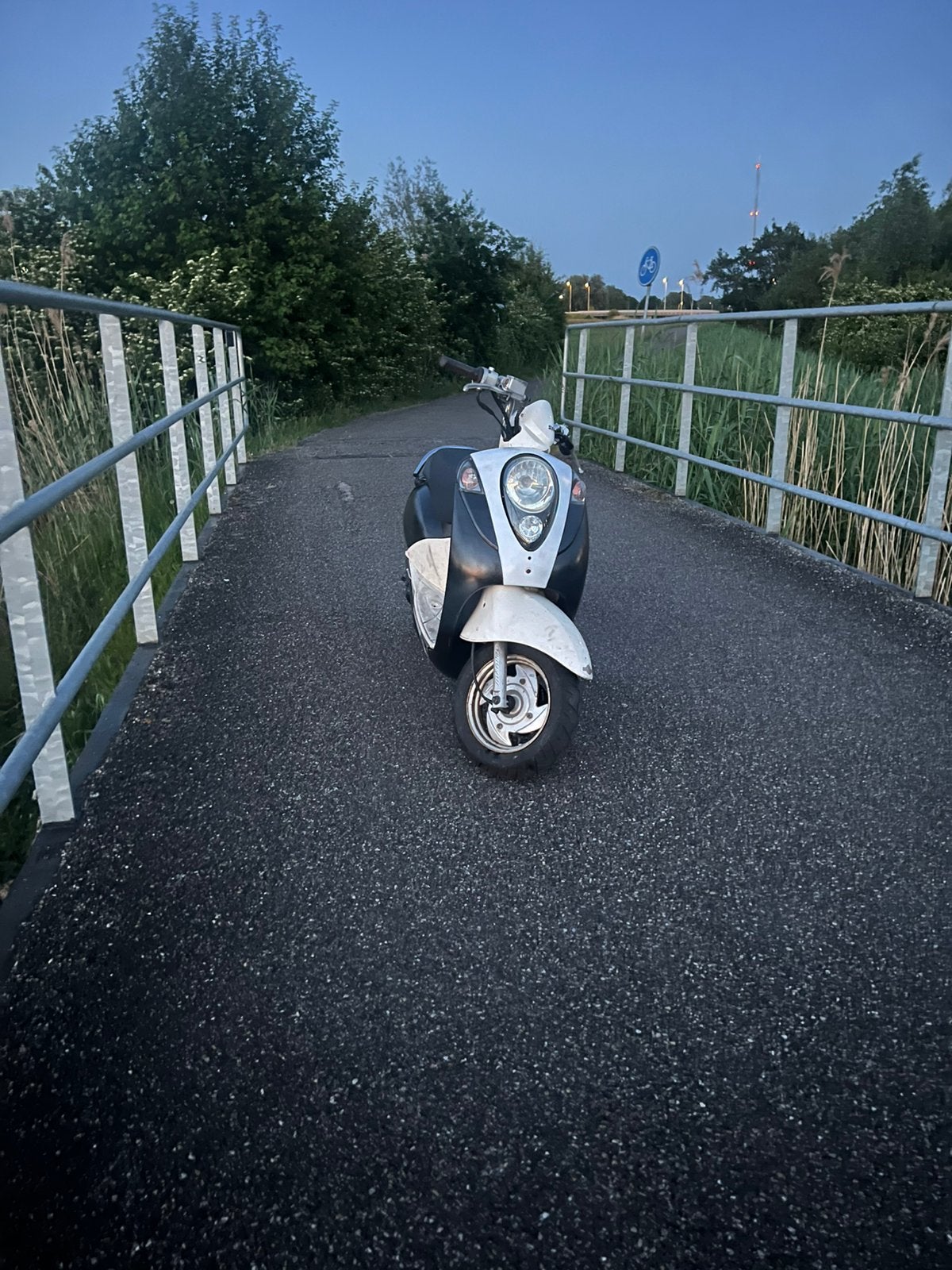 Sym mio 50cc, Ophalen, Zo goed als nieuw, Benzine, Mio