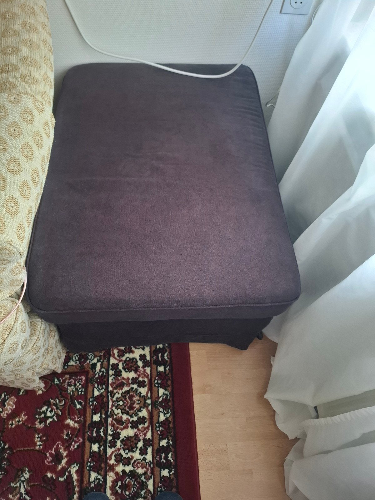 Gratis IKEA hocker grijs, Huis en Inrichting, Ophalen