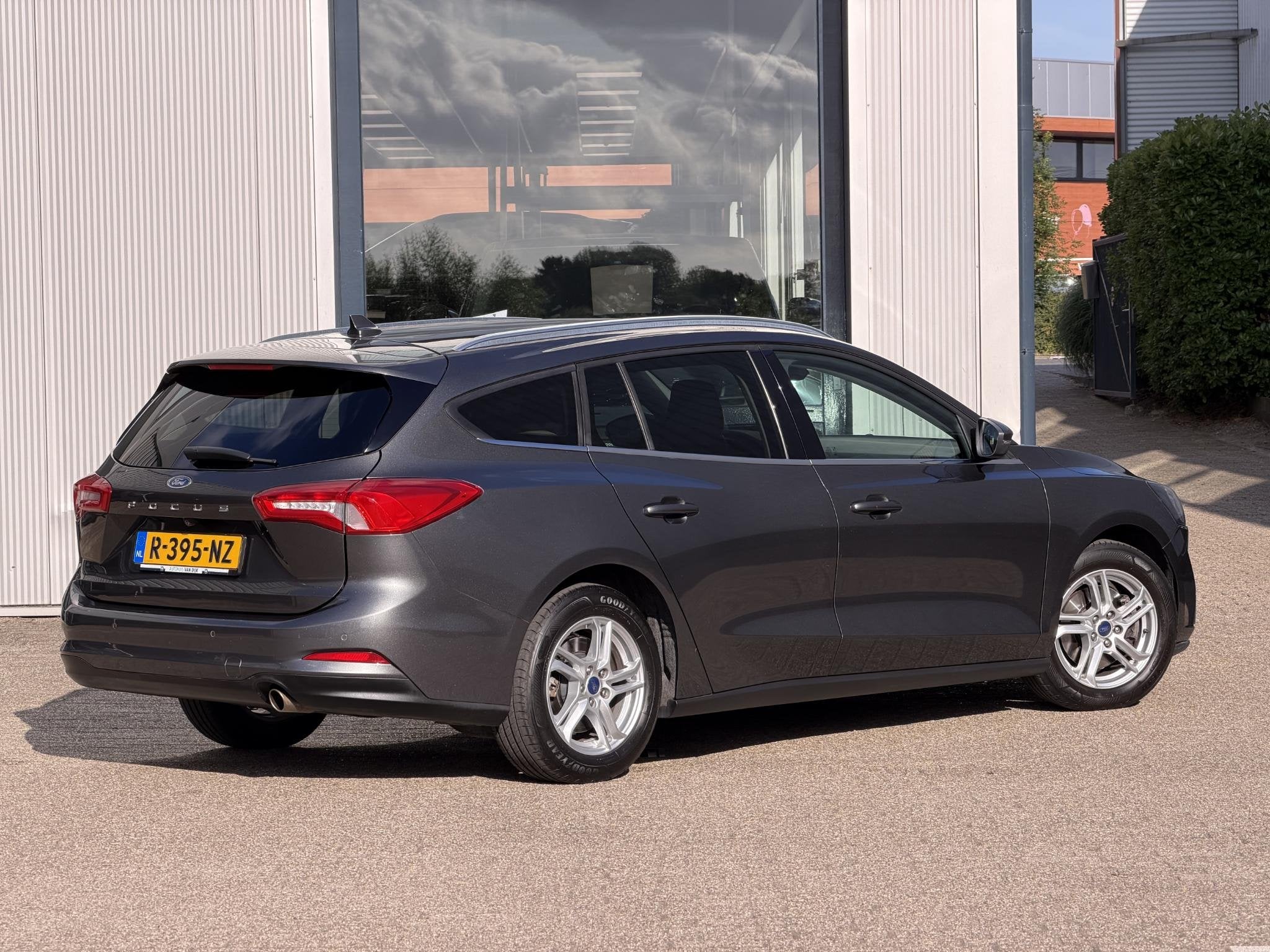 Ford Focus Wagon 1.0 EcoBoost Titanium X Business | Carplay/, Gebruikt, Euro 6, Lane Keeping Assist, 3 cilinders