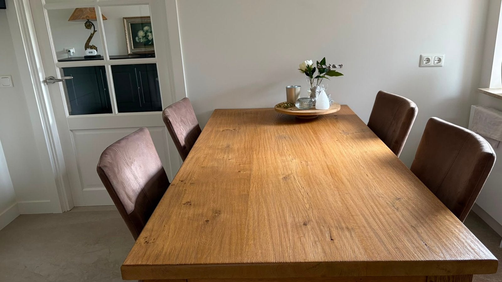 houten eettafel met 4 verrijdbare eetkamerstoelen, Ophalen, Eikenhout, 50 tot 100 cm, Zo goed als nieuw