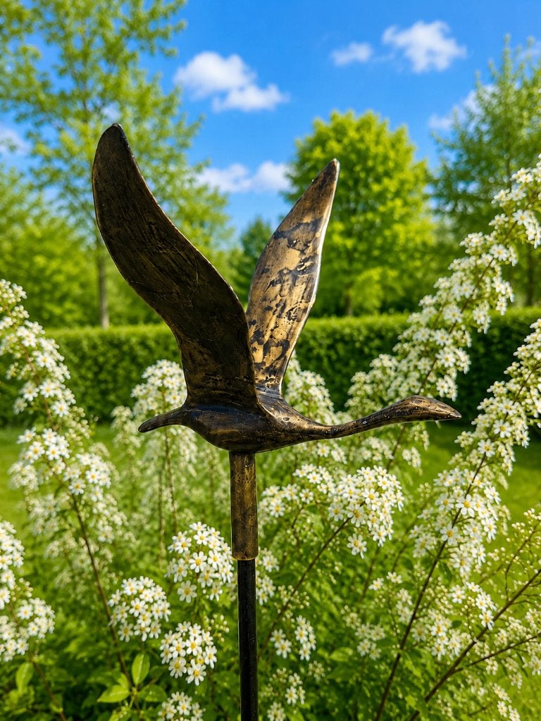 VLIEGENDE ZWAAN / / TUINSTEKER / BRONS, Huis en tuin decoratie Marie, Nieuw, Info@huisentuindecoratiemarie.nl, Peize