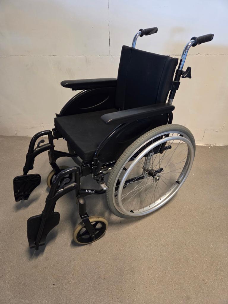 Rolstoel zitbreedte 40 cm., Ophalen, Inklapbaar, Duwrolstoel