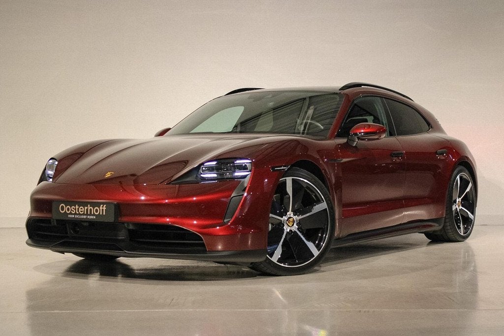 Porsche Taycan Sport Turismo 93 kWh PANO | BOSE | SPORT CHRO, Auto's, Porsche, Automaat, Achterwielaandrijving, Gebruikt, Zwart