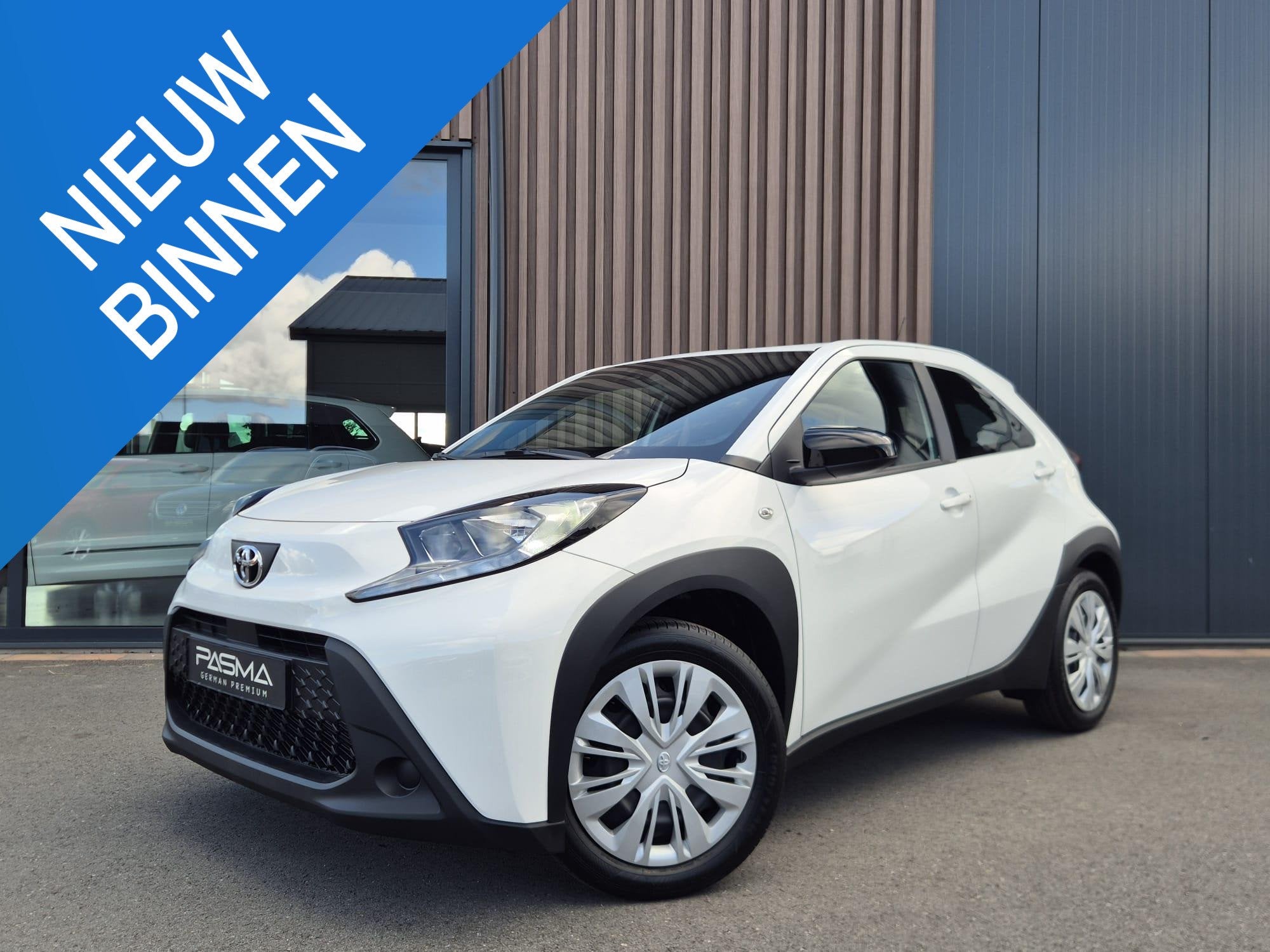 Toyota Aygo X 1.0-l-VVT-i Play | NIEUW 6km | BTW | Carplay |, Auto's, Dealer onderhouden, Stof, Gebruikt, Euro 6