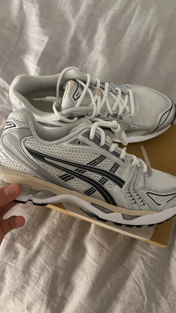 Asics Gel kayano 14 - Wit/Graphite Grey, Overige kleuren, Nieuw, Ophalen of Verzenden, Sneakers of Gympen