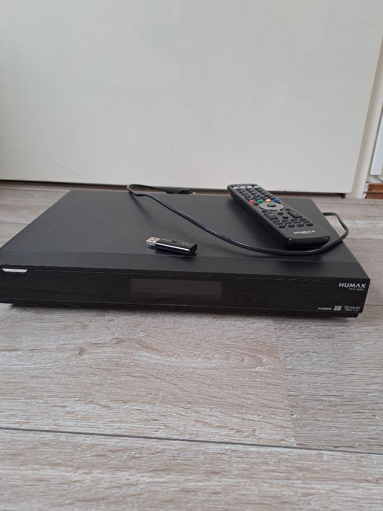 Humax decoder met afstandsbediening en usb, Ophalen, Gebruikt, Decoder