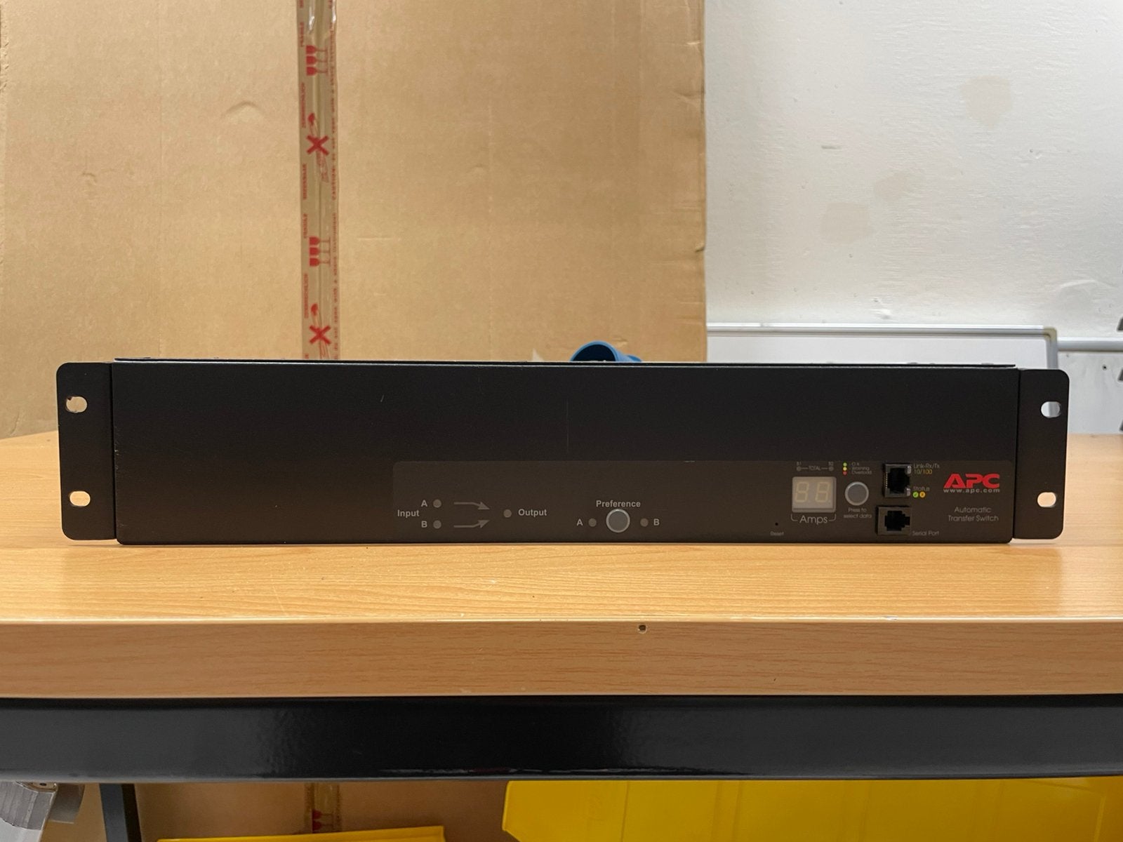2x APC (SCHNEIDER)  AP7724 RACK ATS  ( ZGAN), Ophalen of Verzenden, Zo goed als nieuw