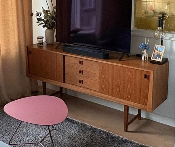 Bree’s New World Dressoir Mahjong van teak hout retro design, Huis en Inrichting, Ophalen, 150 tot 200 cm, Teakhout, Met lade(s)