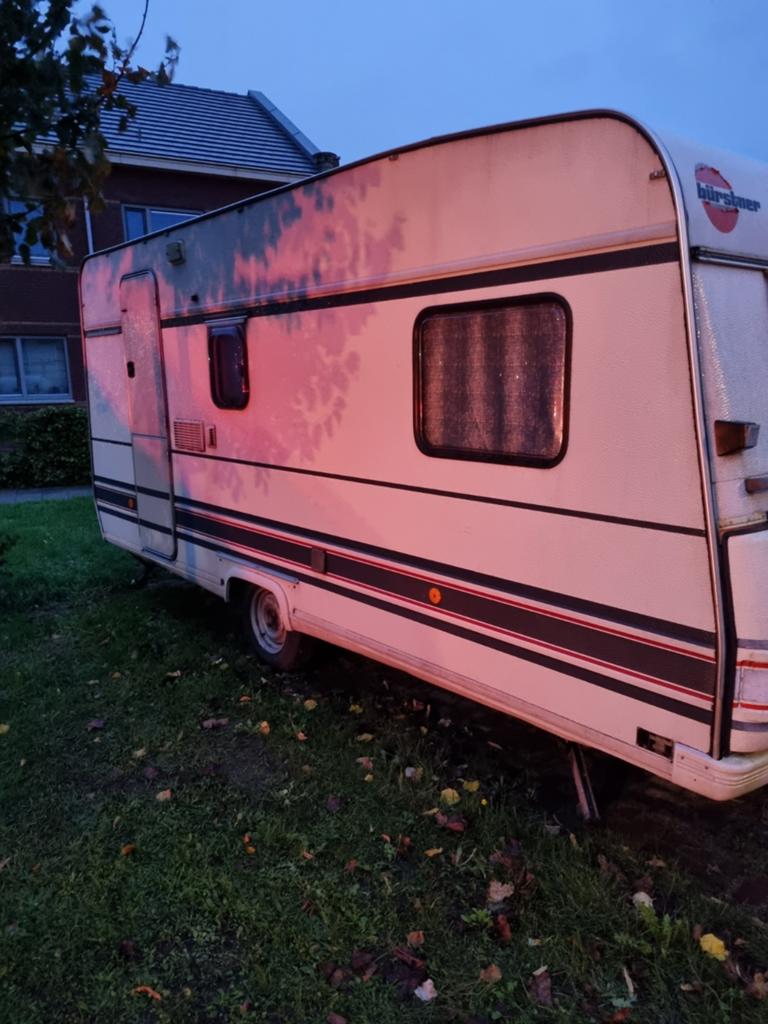 Bürstner Caravan - Compact en Klaar voor Avontuur, Caravans en Kamperen, Treinzit, Particulier, Luifel, Tot en met 4