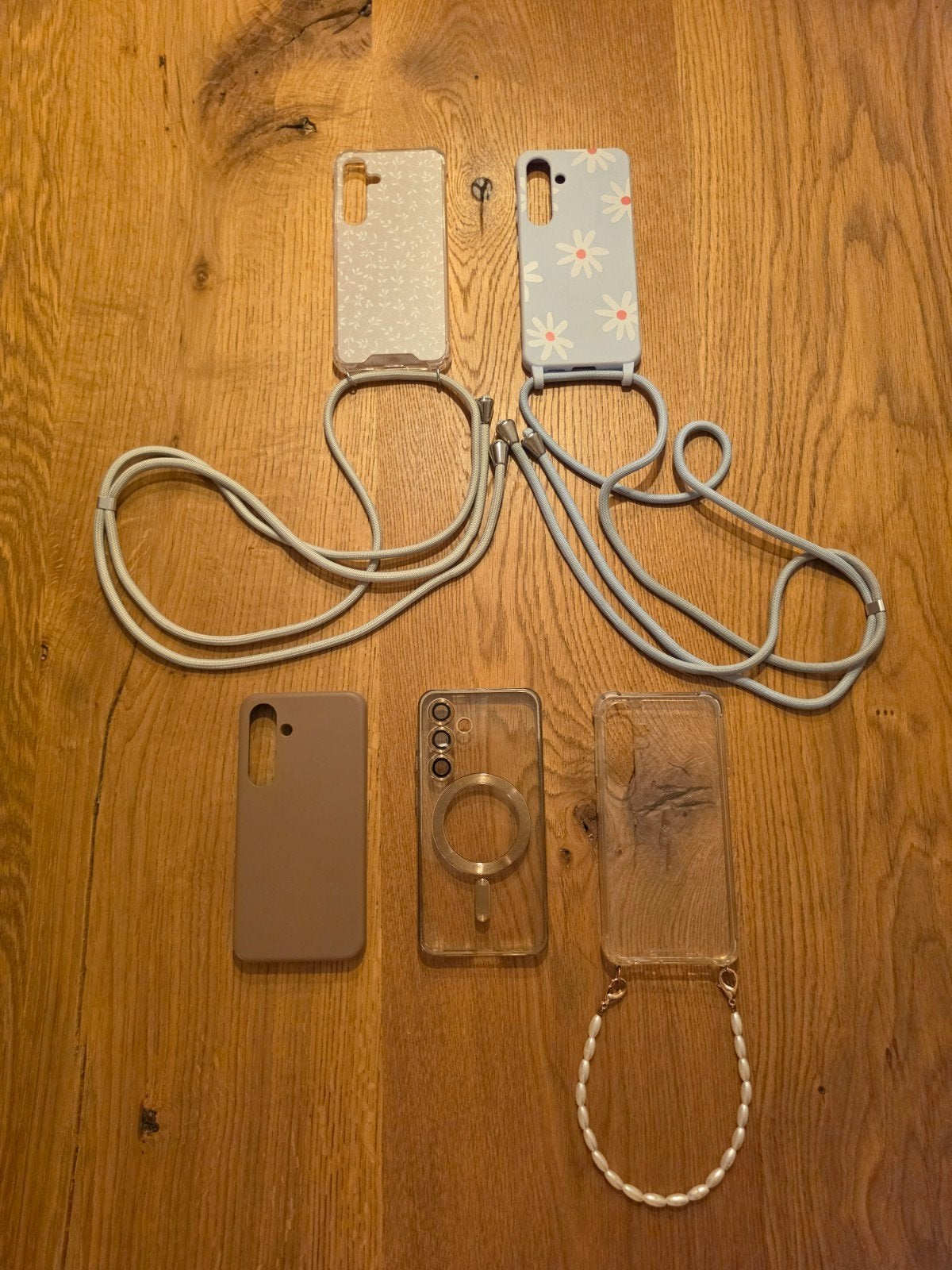 Foto 4 van Samsung Galaxy S24 Ambery Yellow 256GB + hoesjes en lader