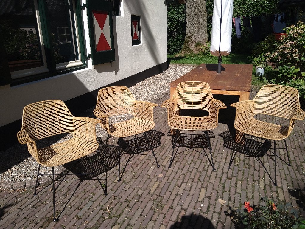 4 rieten eetkamerstoelen, Gebruikt, Bruin, Ophalen of Verzenden, Metaal