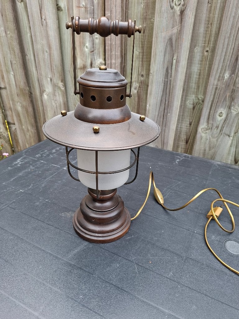 Vintage tafellamp in de stijl van een  stormlantaarn, Ophalen of Verzenden