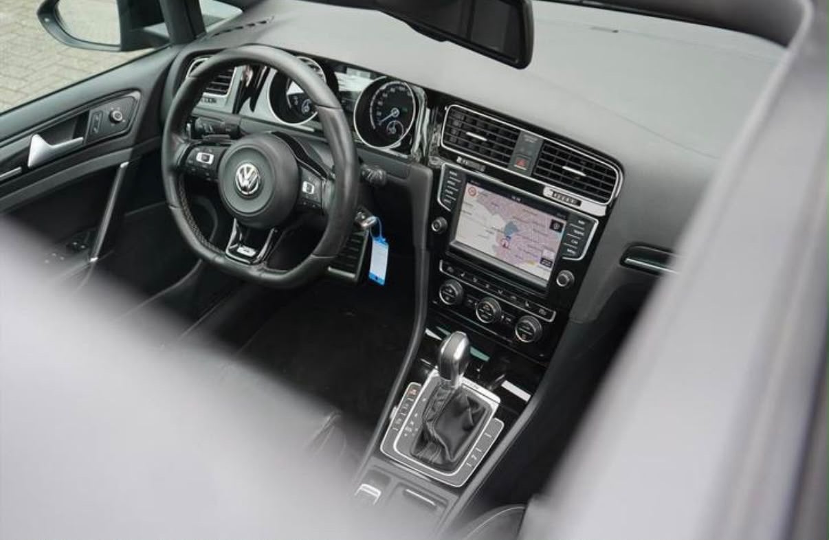 Foto 16 van Volkswagen Golf 2.0 TSI R 221KW 5D 4MOTION DSG 2014 Zwart