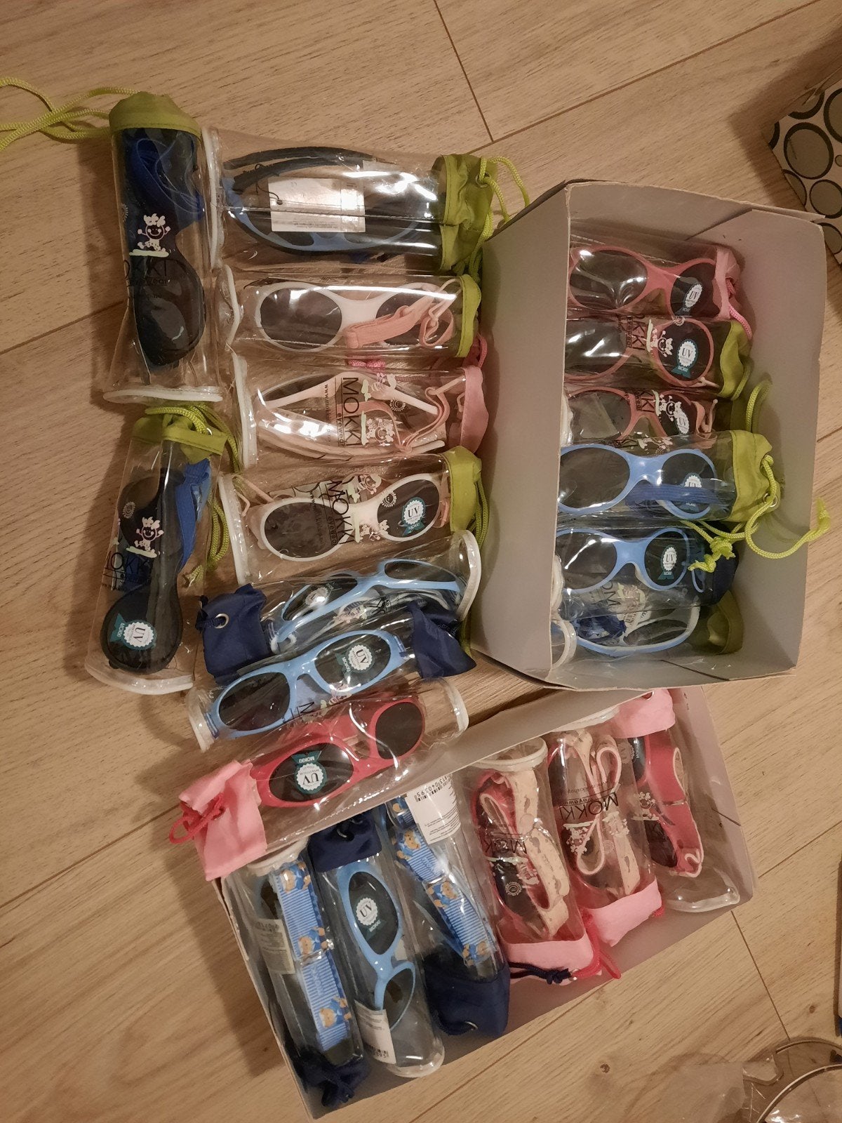 Mokki kinderzonnebrillen - Diverse kleuren en modellen, Ophalen, Nieuw