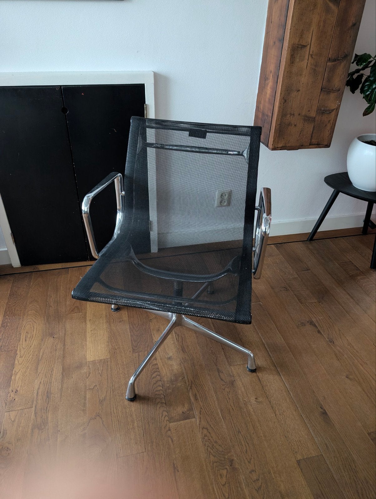 Vitra Eames EA 108 Bureaustoel - Zwart Mesh en Chroom, Ophalen, Zwart, Design, Modern, Mid-century, Zo goed als nieuw