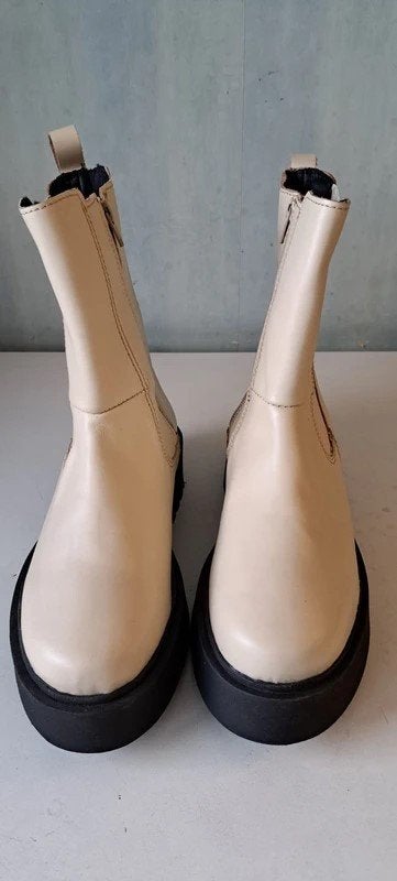 Creme kleur laarzen dames, Kleding | Dames, Hoge laarzen, Beige, Nieuw, Ophalen of Verzenden