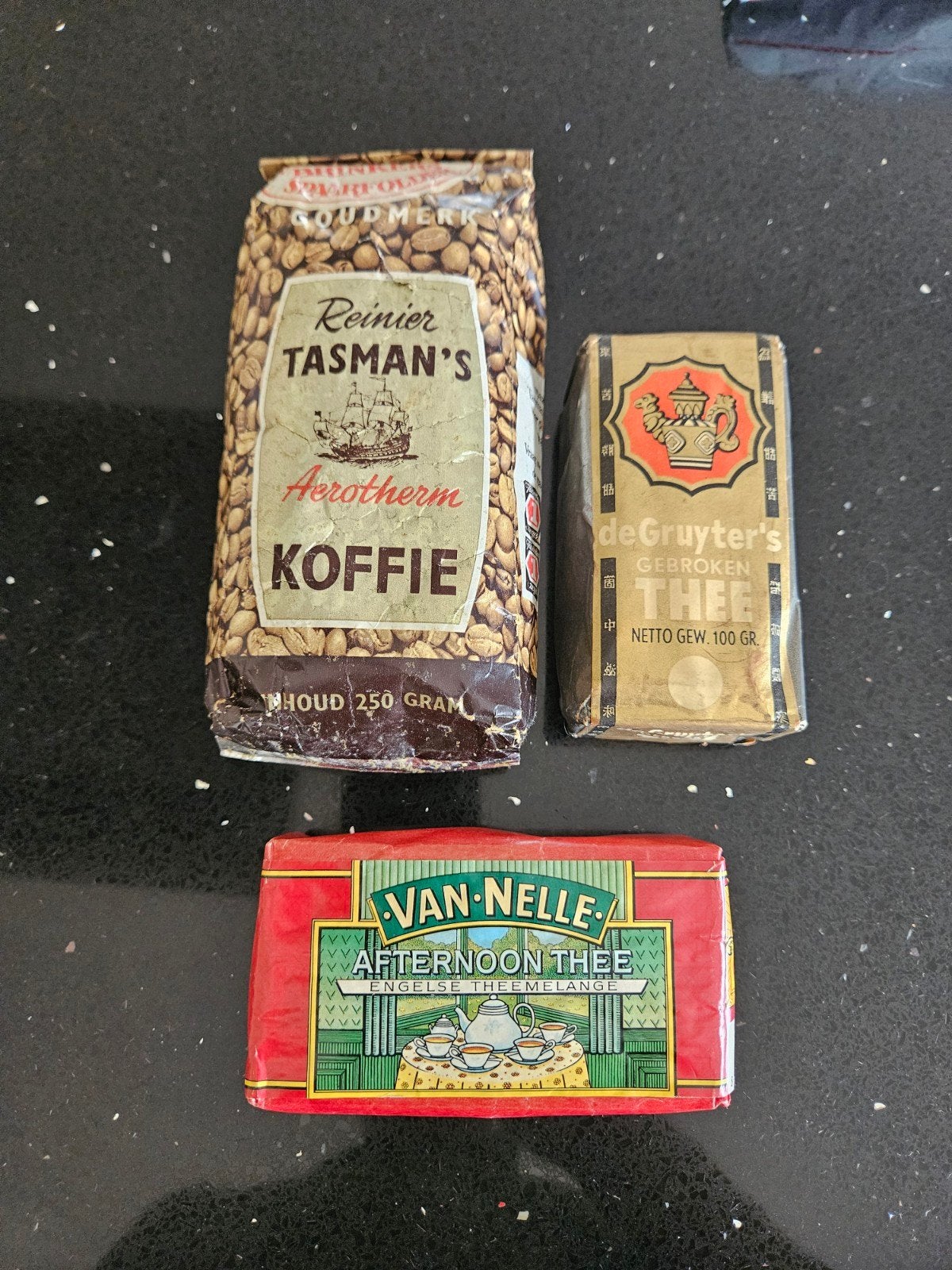 Oude pakken thee en pak koffie, Ophalen of Verzenden, Theezakje(s)