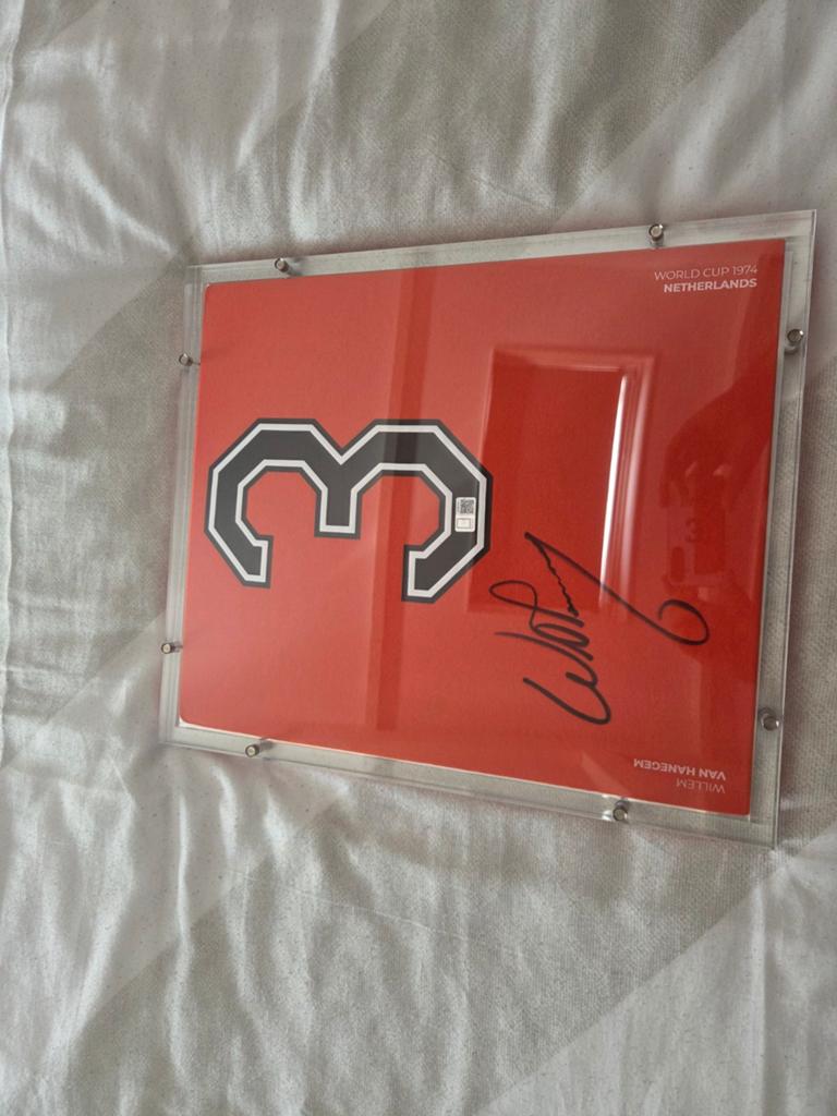 Willem van Hanegem gesigneerd shirtnummer WK 1974, Verzamelen, Ophalen of Verzenden, Zo goed als nieuw, Overige binnenlandse clubs