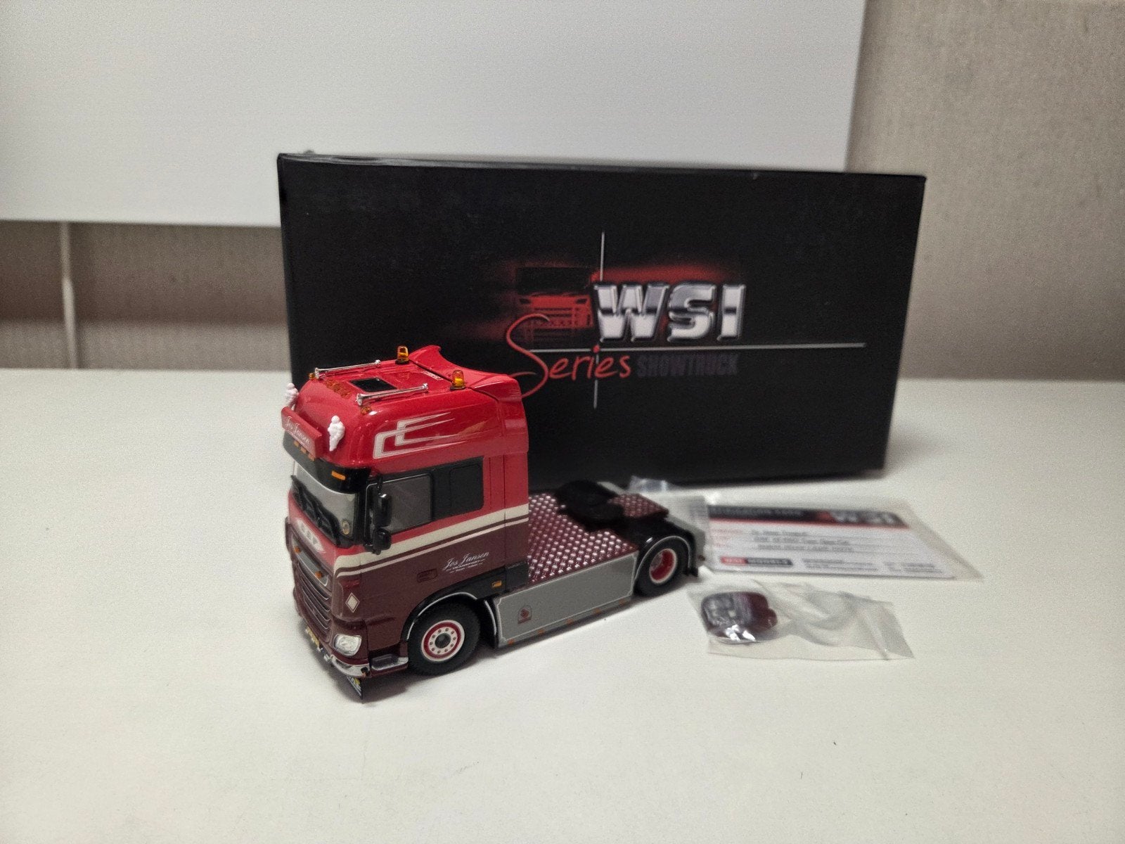 WSI DAF XF SSC Jos Jansen, Hobby en Vrije tijd, Modelauto's | 1:50, Ophalen of Verzenden, Zo goed als nieuw, Bus of Vrachtwagen