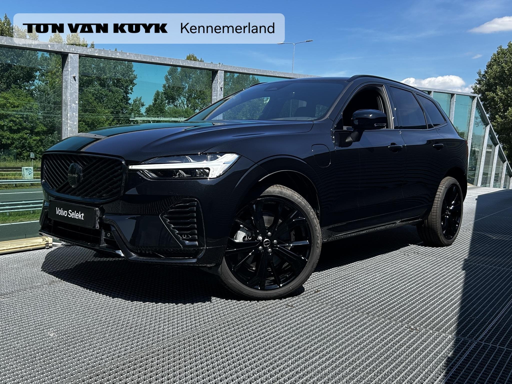 Volvo XC60 2.0 T8 Plug-in hybrid AWD Plus Black Edition Harm