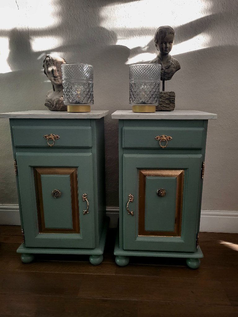 2 bijzondere nachtkastjes antique green marmeren blad, Ophalen, Minder dan 45 cm, Nieuw, 55 tot 70 cm