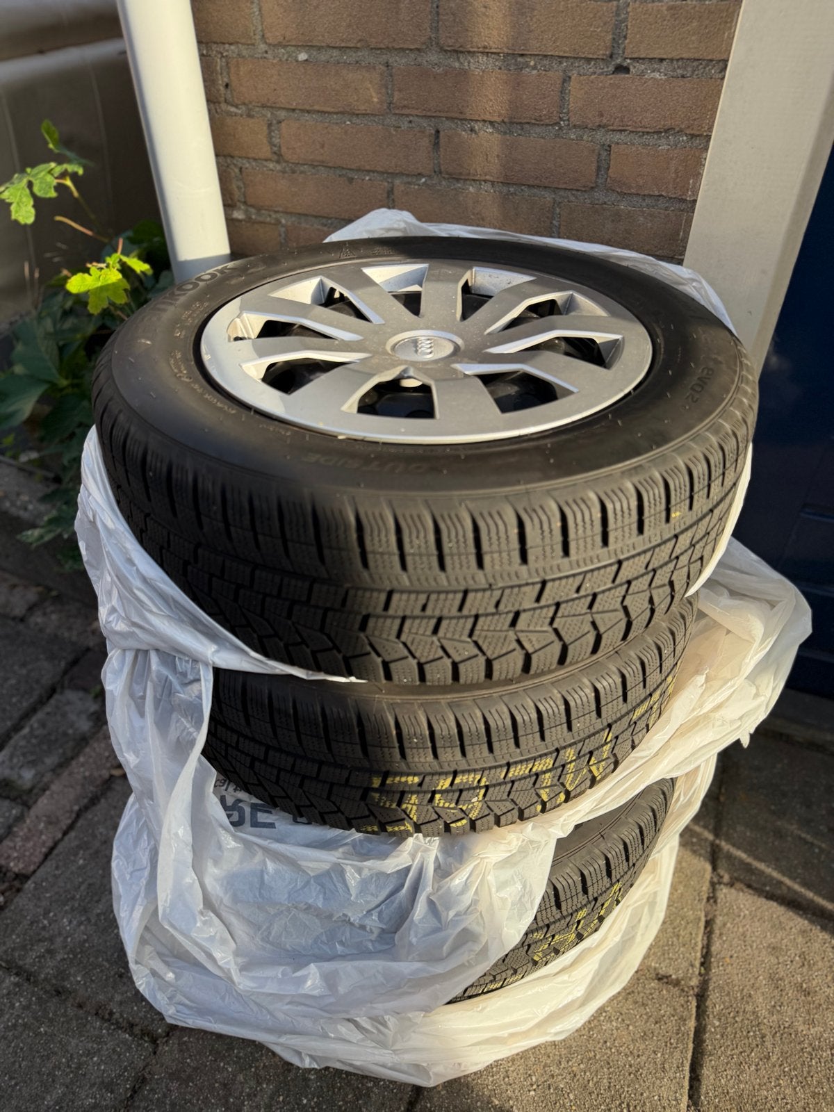 Winterbanden velgen Hankook 185 65 15 Audi A1 polo ibiza, Gebruikt, 15 inch, Banden en Velgen, Personenwagen