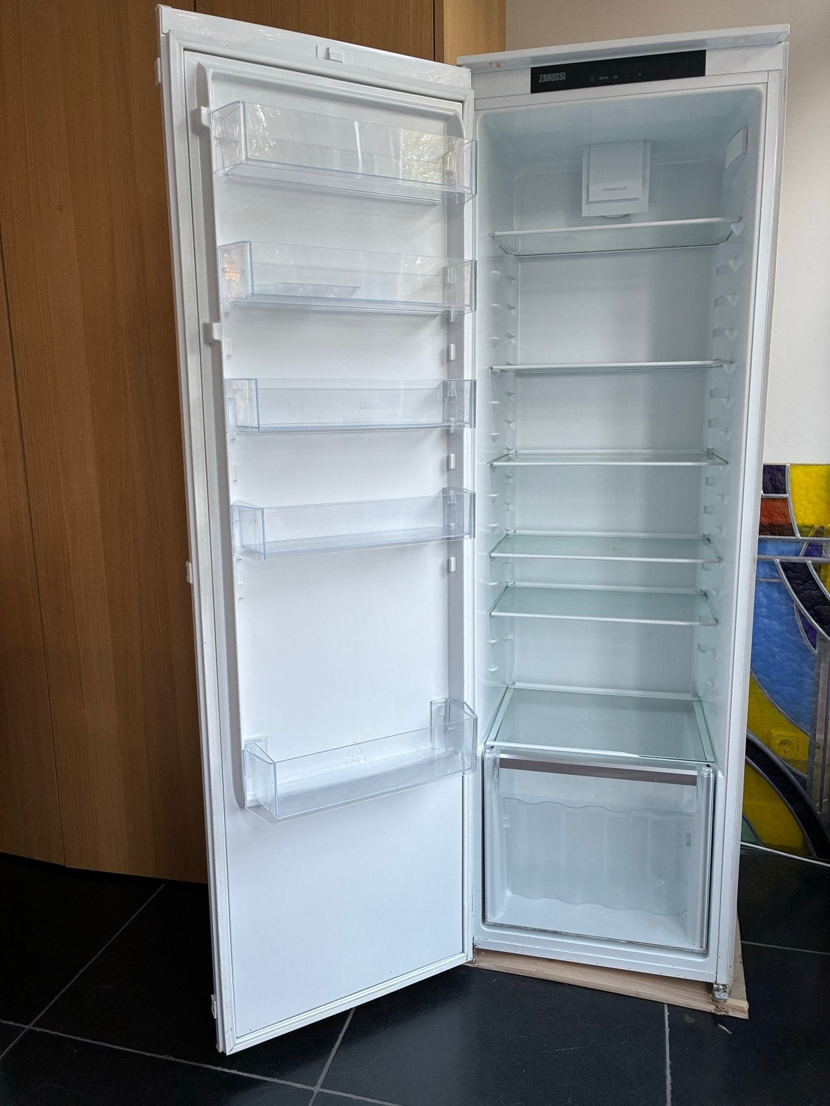 Inbouwkoelkast Zanussi ZRDN18FS2 - 4 jaar oud, Witgoed en Apparatuur, Ophalen, 200 liter of meer, 160 cm of meer, 45 tot 60 cm