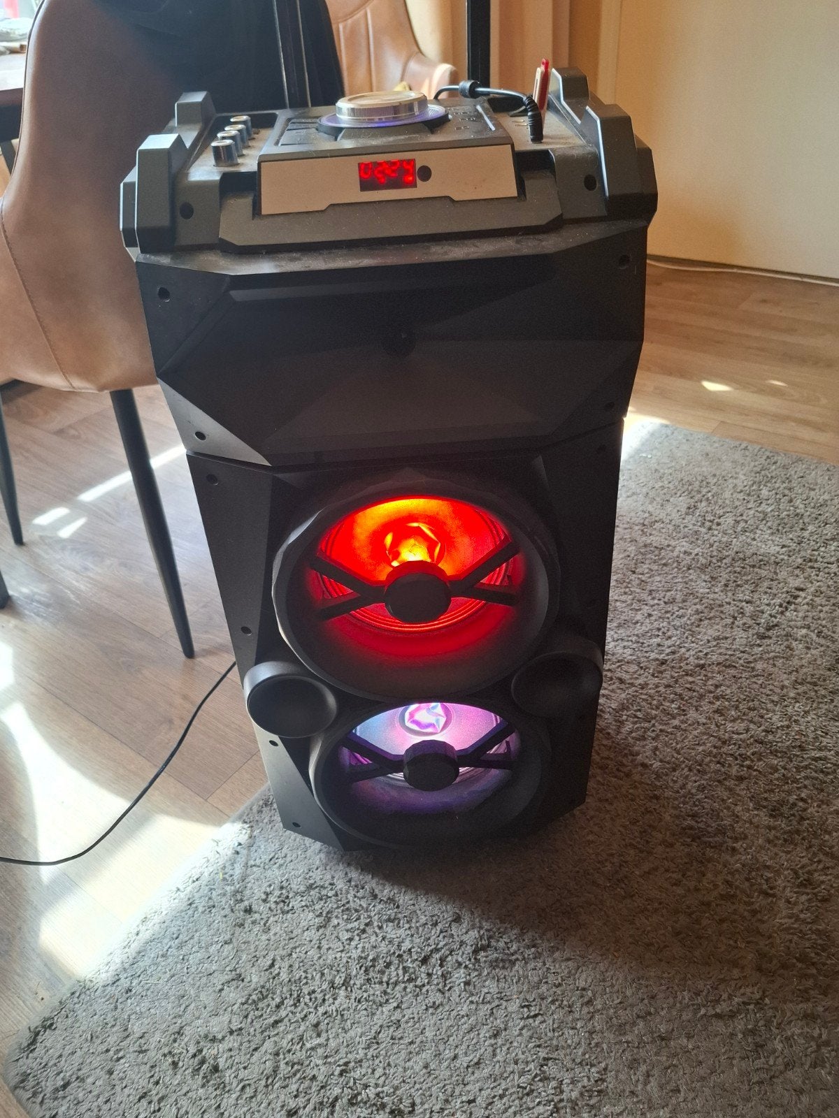 Party Speaker met Lichteffecten en Bluetooth, Gebruikt, Party speaker, Bluetooth, Ophalen