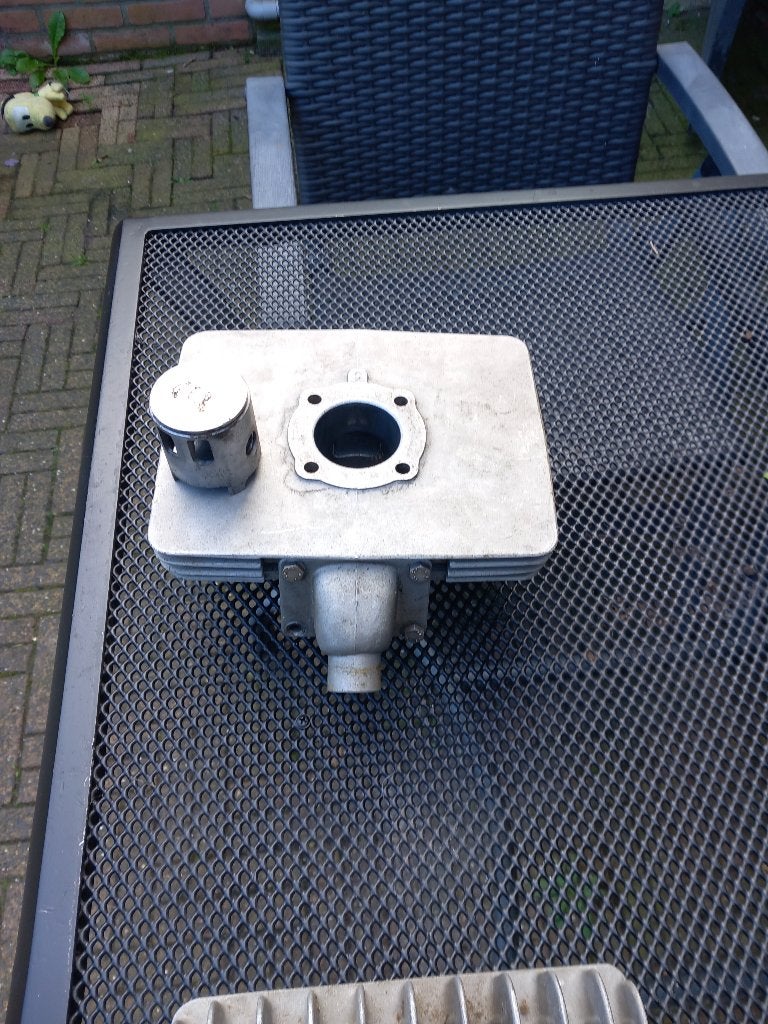 zundap cilinder met zuiger  en kop, Ophalen of Verzenden, Zo goed als nieuw, Cilinder