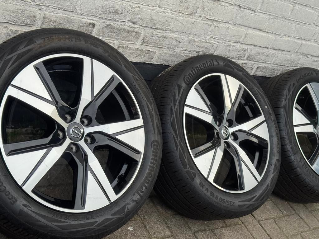 19 inch Volvo XC40 bi-color lichtmetalen velgen., Auto-onderdelen, Banden en Velgen, 19 inch, Banden en Velgen, Ophalen of Verzenden
