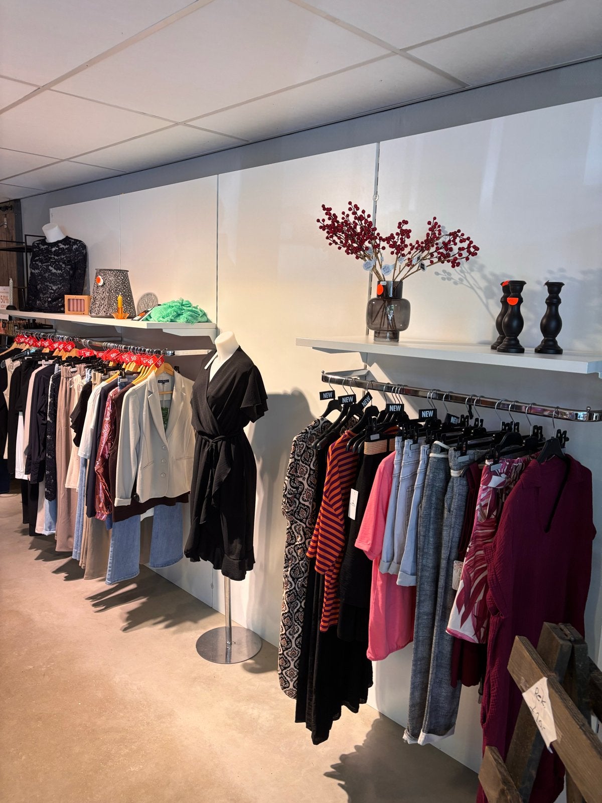 Complete stellingwand voor winkel of inloopkast - 21m, Ophalen